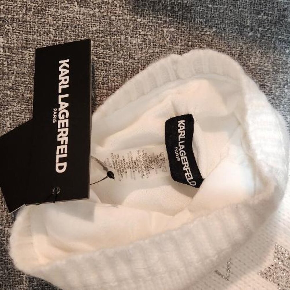 Karl Lagerfeld Paris Women's White knit Beanie with Stars and pom NWT - Picture 3 of 3